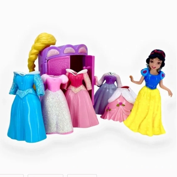Polly Pocket Disney Princess Snow White doll, dresses, wardrobe - extras - Picture 2 of 6